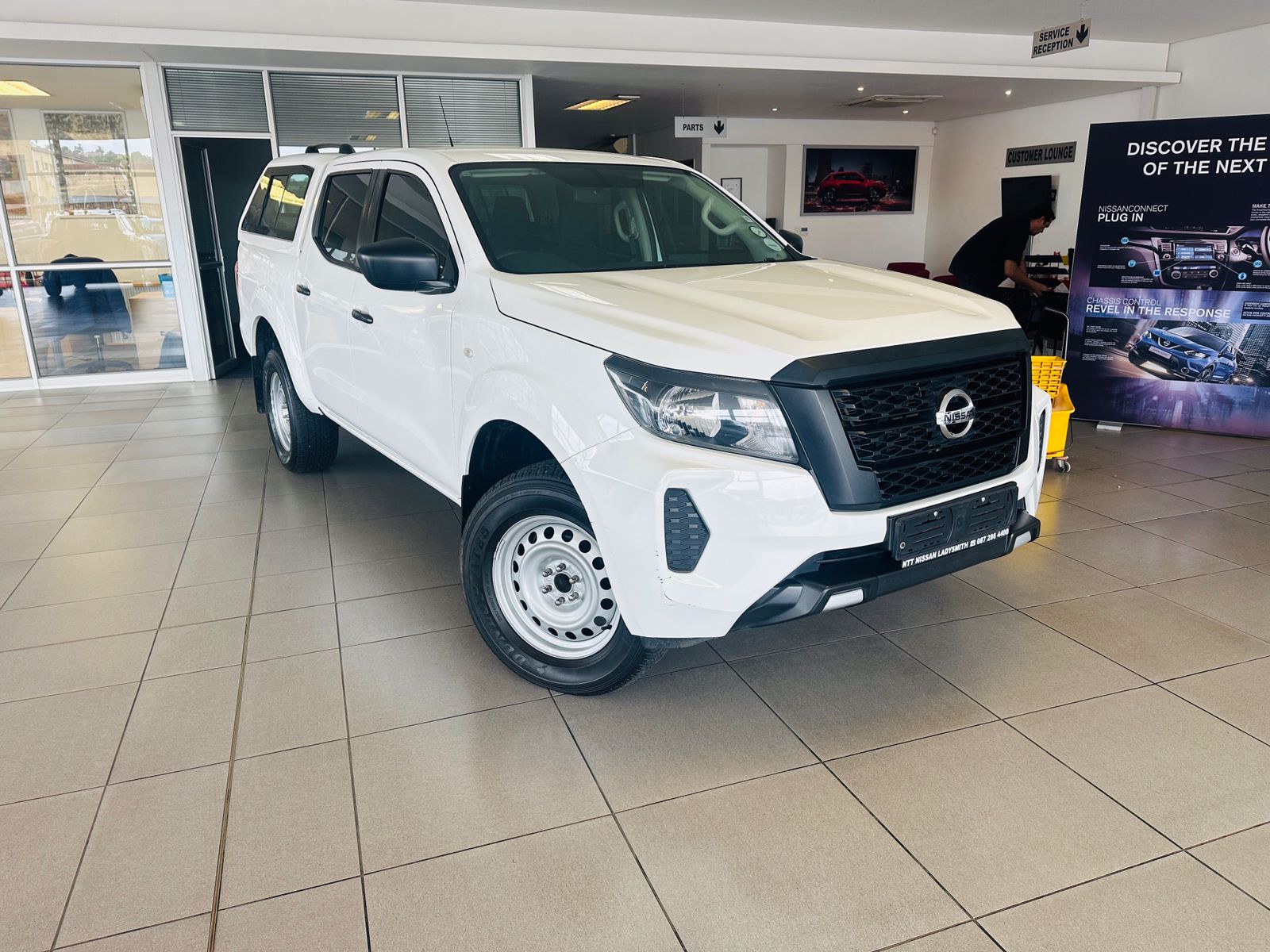 NISSAN NAVARA 2.5DDTI SE  for Sale in South Africa