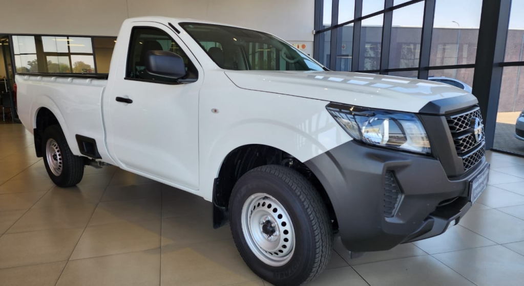 NISSAN NAVARA 2.5DDTI SE  for Sale in South Africa