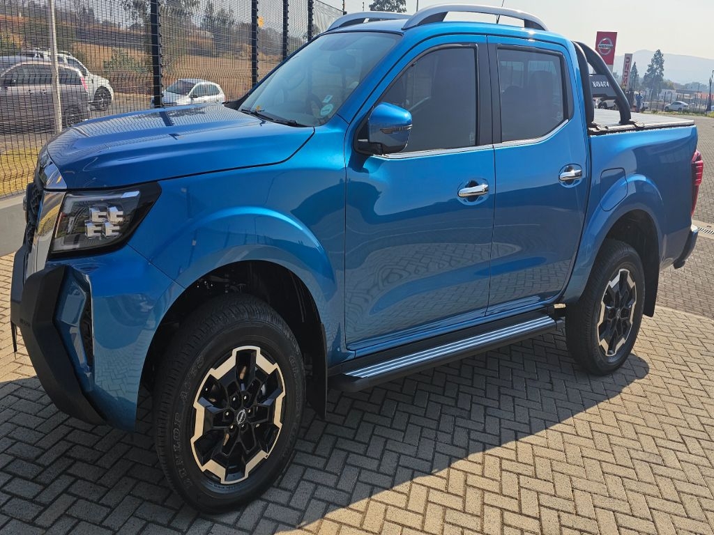 NISSAN NAVARA 2.5D LE 4X4 AT  for Sale in South Africa