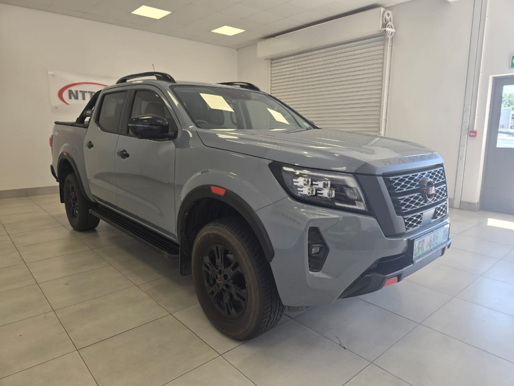 NISSAN NAVARA 2.5DDTI PRO-4X 4X4  for Sale in South Africa