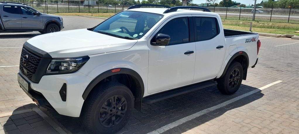 NISSAN NAVARA 2.5DDTI PRO-4X 4X4  for Sale in South Africa