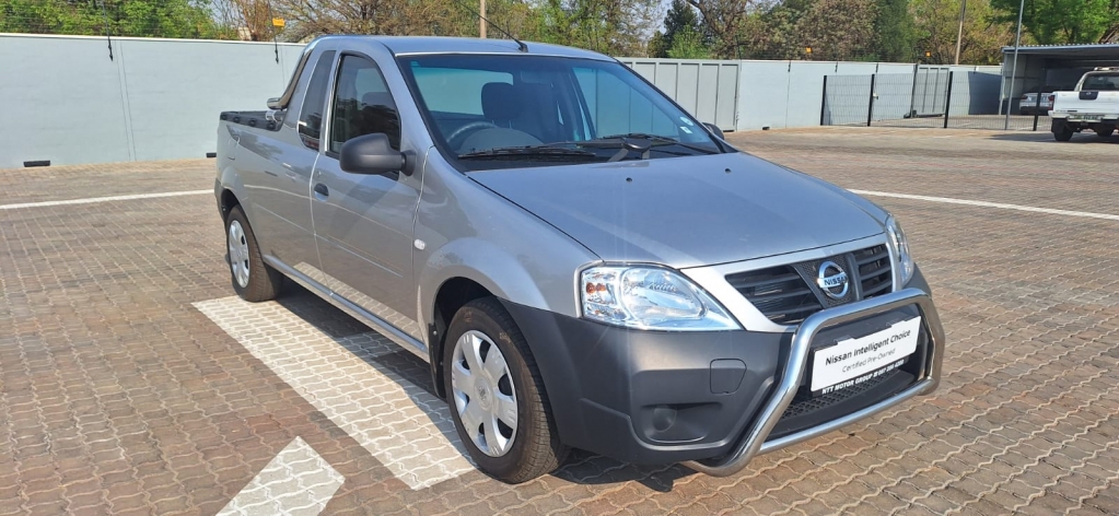 NISSAN NP200 1.6  A/C SAFETY PACK P/U S/C for Sale in South Africa