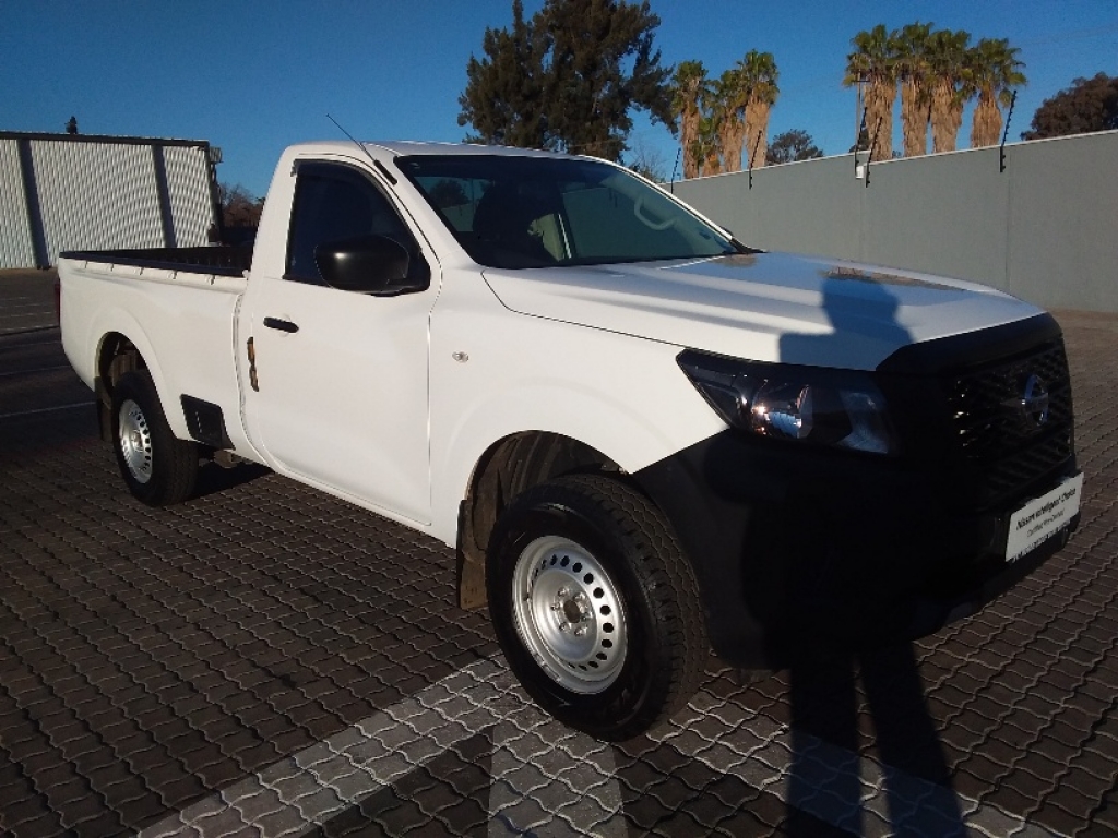 NISSAN NAVARA 2.5DDTI SE  for Sale in South Africa