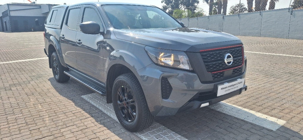 NISSAN NAVARA 2.5DDTI SE PLUS  for Sale in South Africa