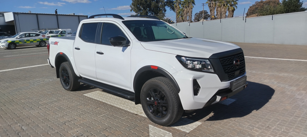 NISSAN NAVARA 2.5DDTI PRO-2X  for Sale in South Africa