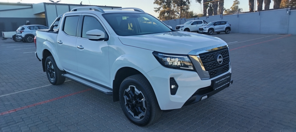 NISSAN NAVARA 2.5D LE 4X2 AT  for Sale in South Africa