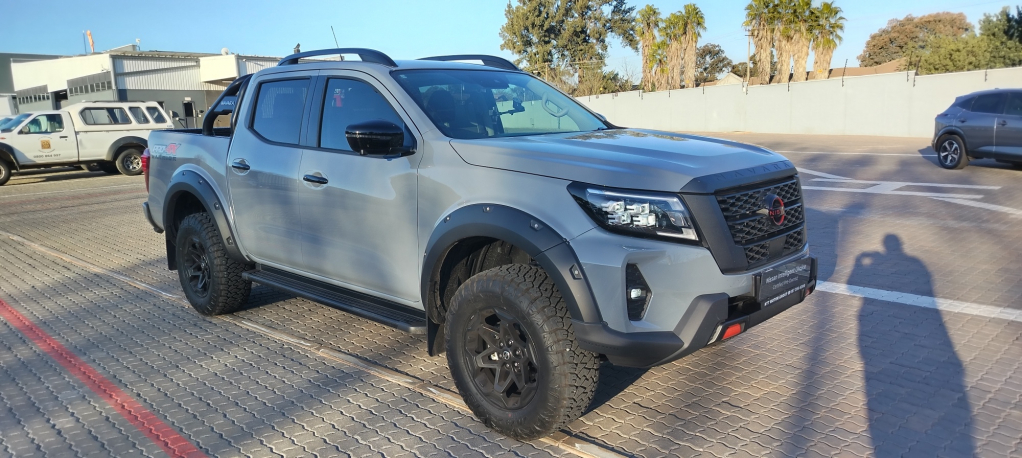 NISSAN NAVARA 2.5DDTI PRO-4X WARRIOR 4X4  for Sale in South Africa