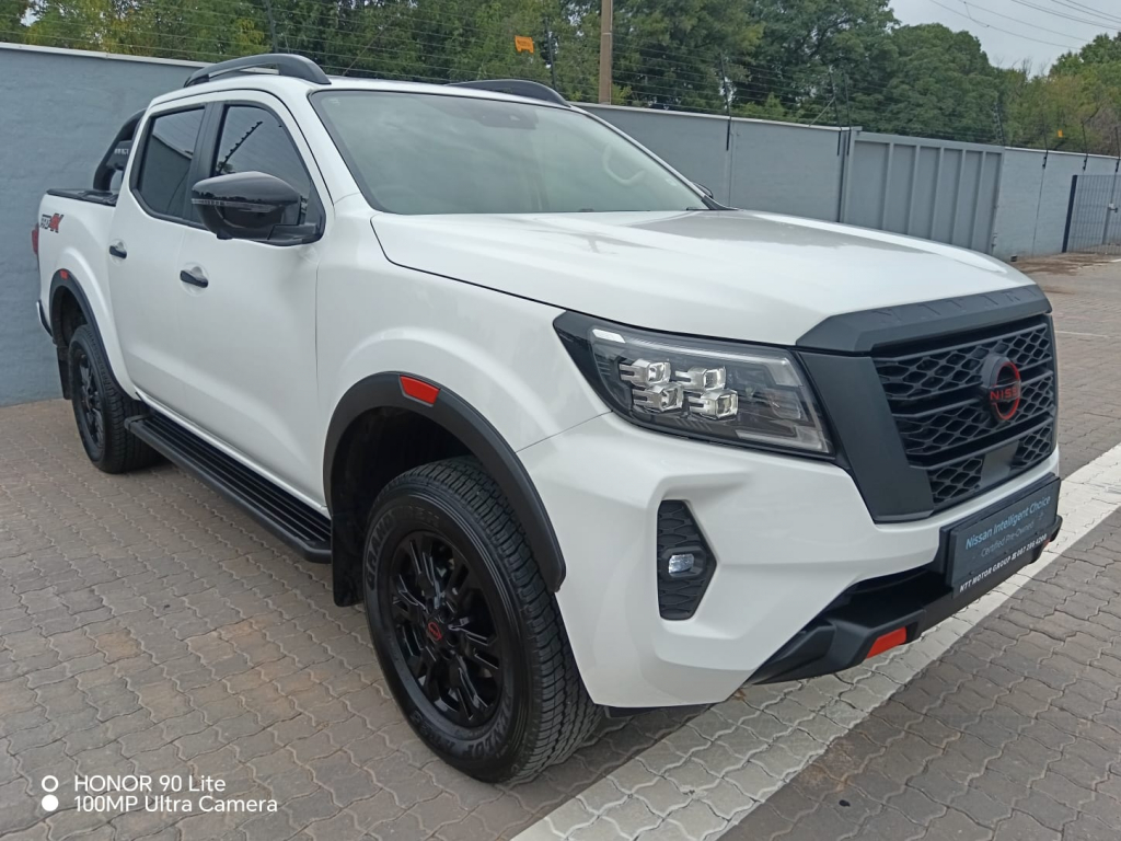 NISSAN NAVARA 2.5DDTI PRO-4X 4X4  for Sale in South Africa