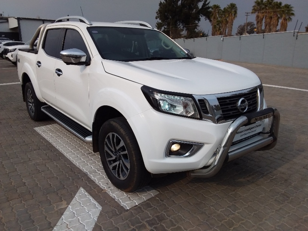 NISSAN NAVARA 2.3D LE 4X4 A/T P/U D/C for Sale in South Africa