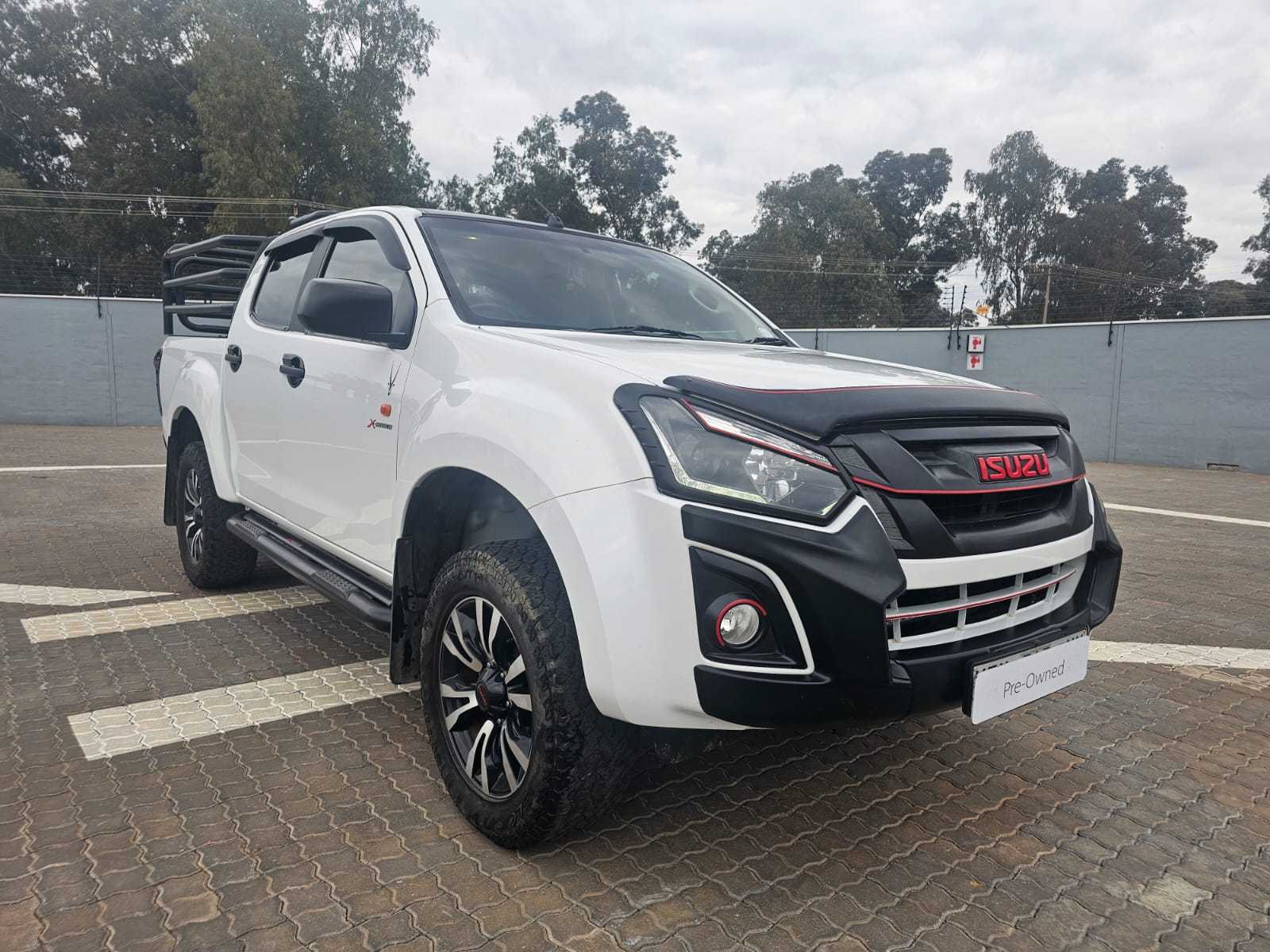ISUZU D-MAX 250 HO X-RIDER  for Sale in South Africa