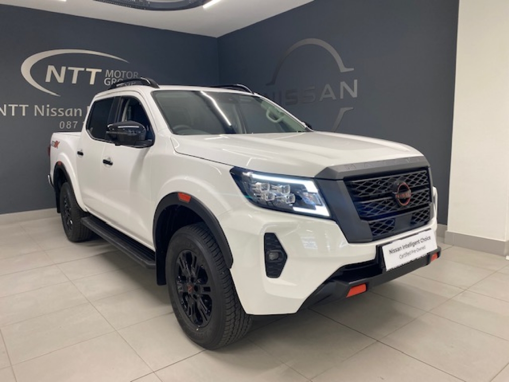 NISSAN NAVARA 2.5DDTI PRO-2X A/T D/C P/U for Sale in South Africa