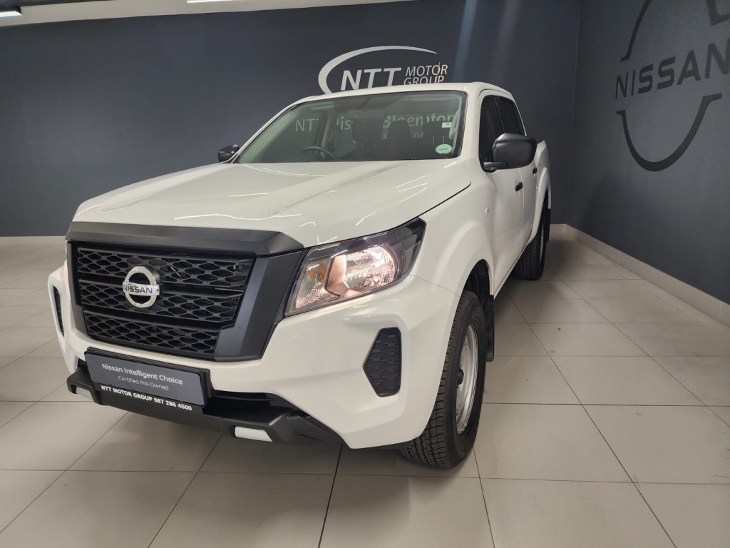 NISSAN NAVARA 2.5DDTI SE  for Sale in South Africa