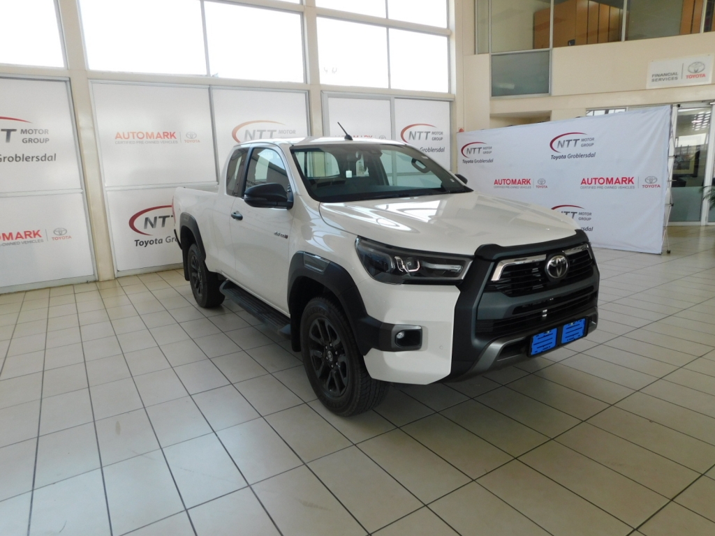 TOYOTA HILUX 2.8 GD-6 RB LEGEND 4X4 A/T P/U E/CAB Used Car For Sale