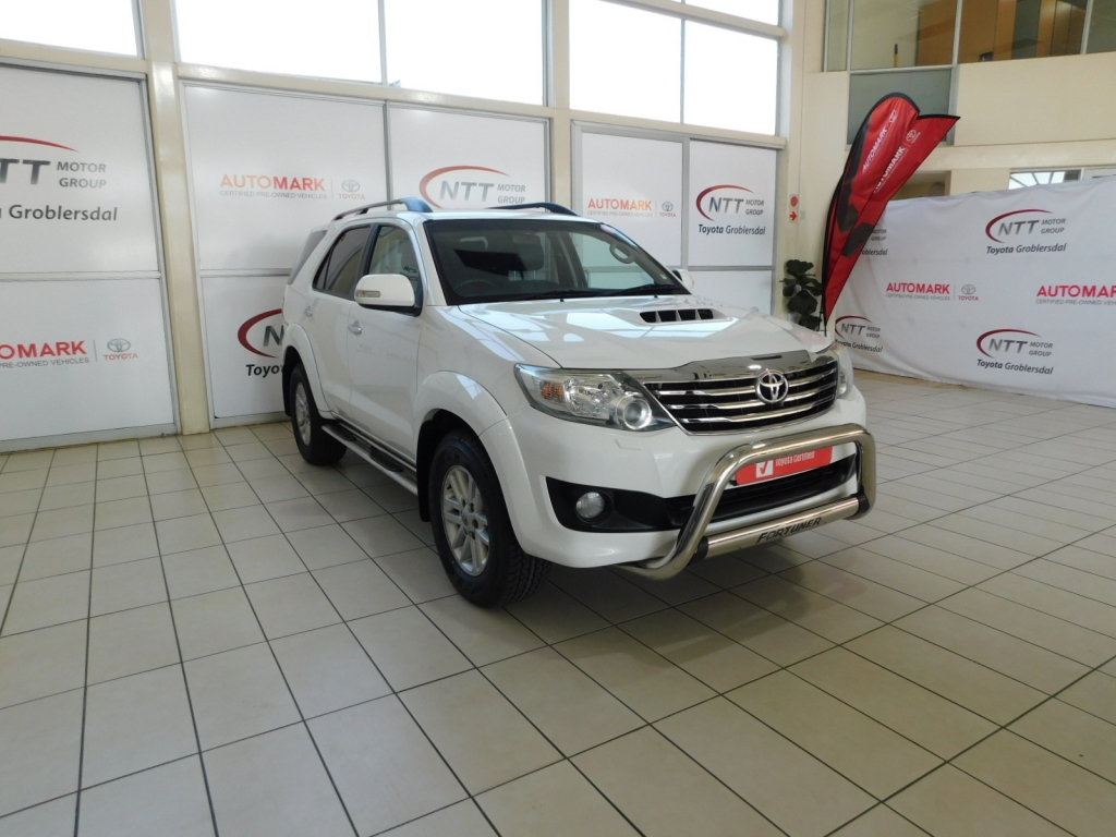 TOYOTA FORTUNER 3.0D-4D 4X4 A/T Used Car For Sale