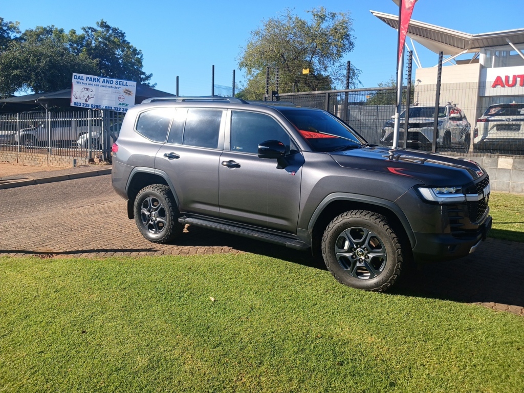 TOYOTA LANDCRUISER 300 V6 3.3D GR-S for Sale in South Africa
